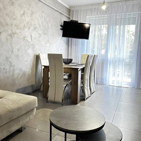 Sunhouse Apartman Hajdúszoboszló Exteriör bild