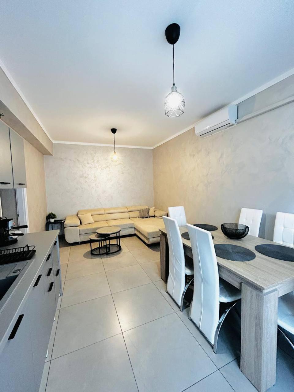 Sunhouse Apartman Hajdúszoboszló Exteriör bild