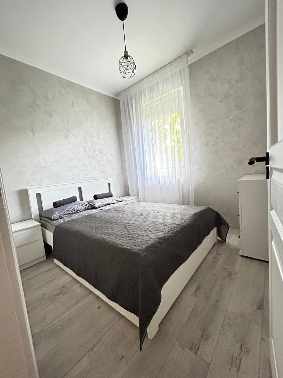 Sunhouse Apartman Hajdúszoboszló Exteriör bild