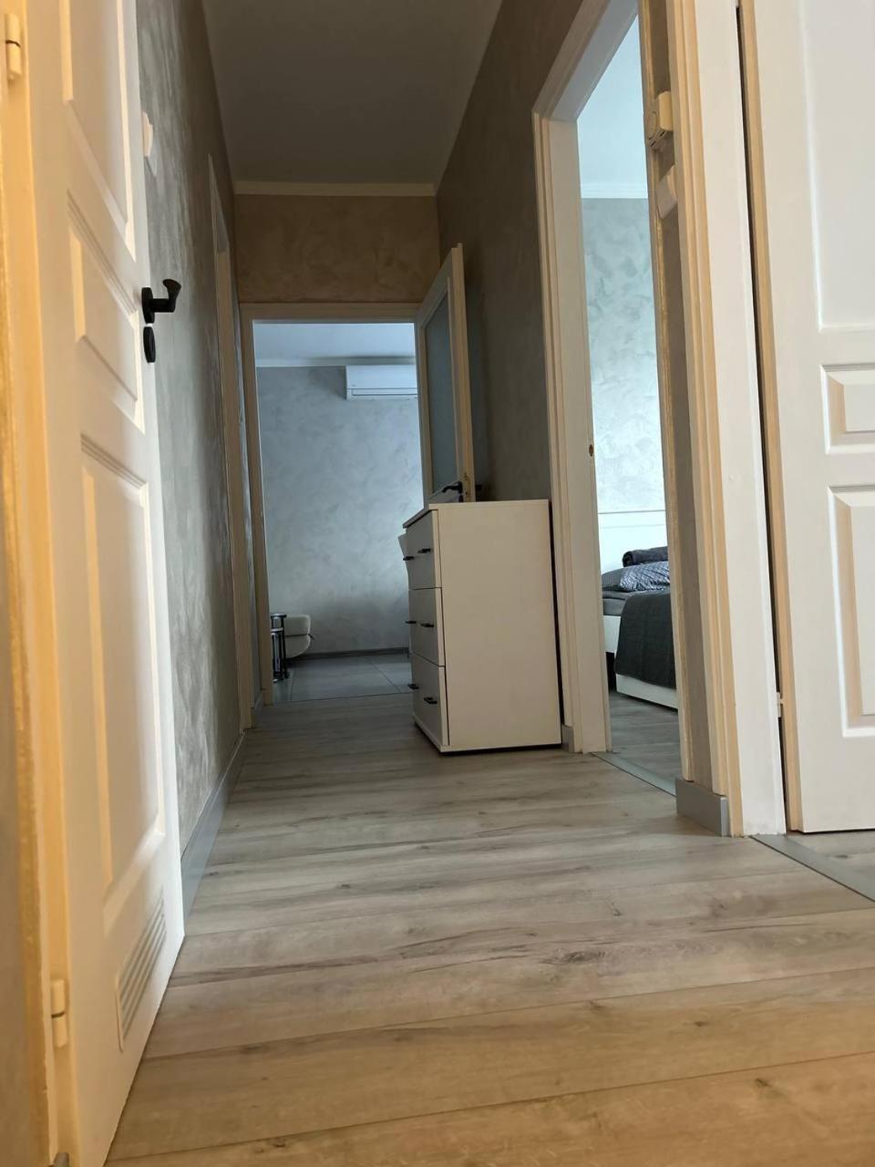 Sunhouse Apartman Hajdúszoboszló Exteriör bild